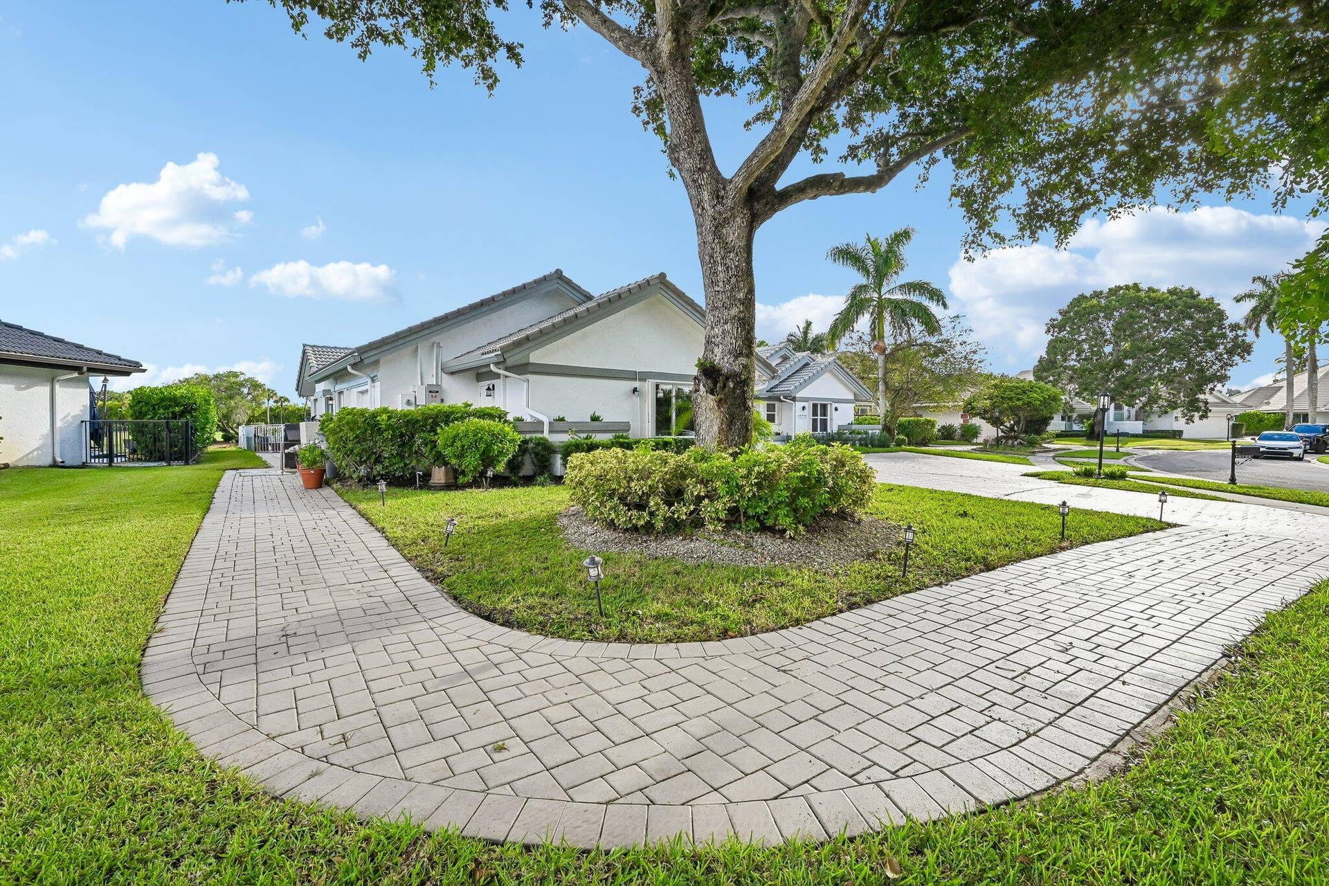 5-web-or-mls-Kirkaldy Ln-S2910-005