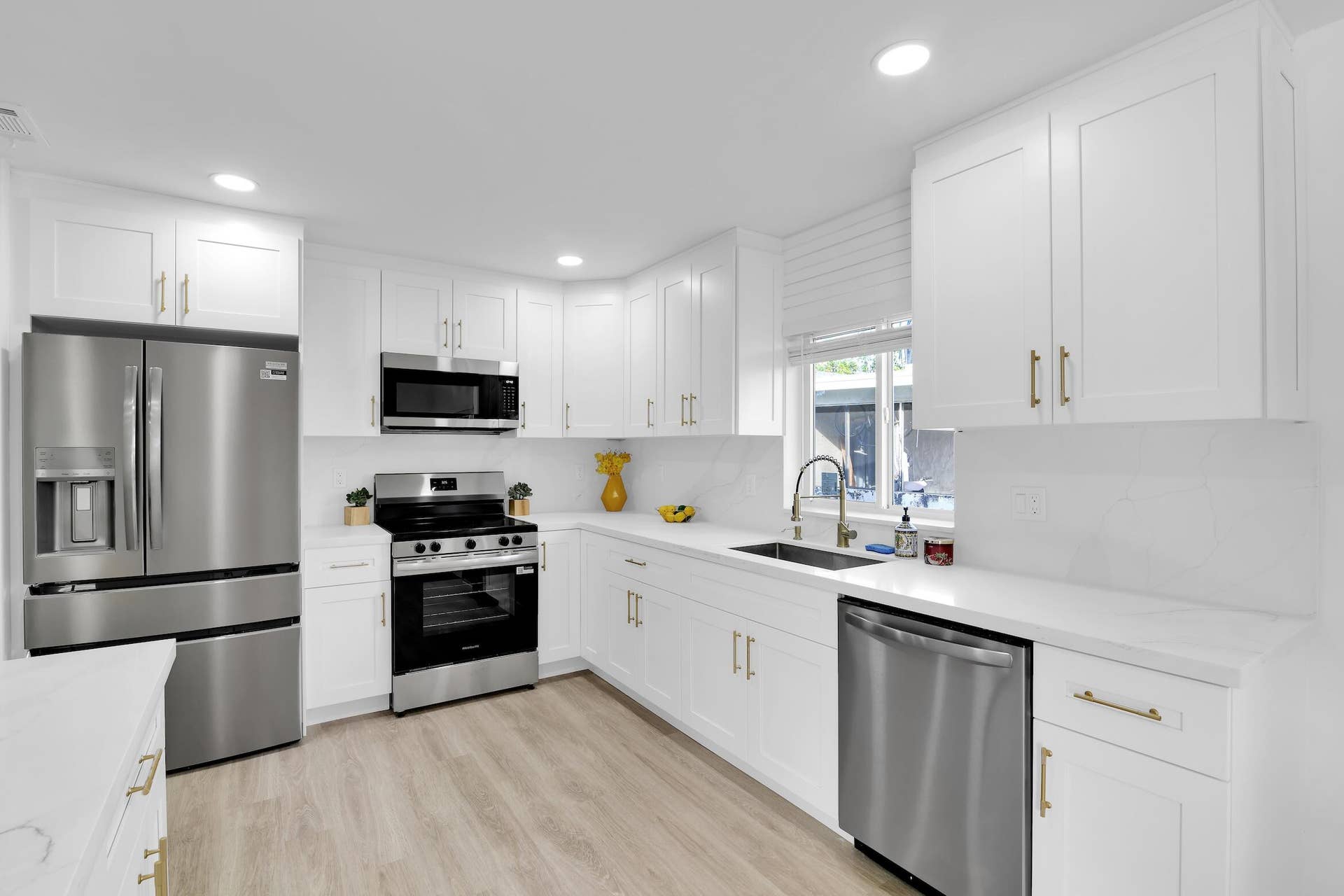 6068 VIA DIANA, Delray Beach, FL 33484 Kitchen