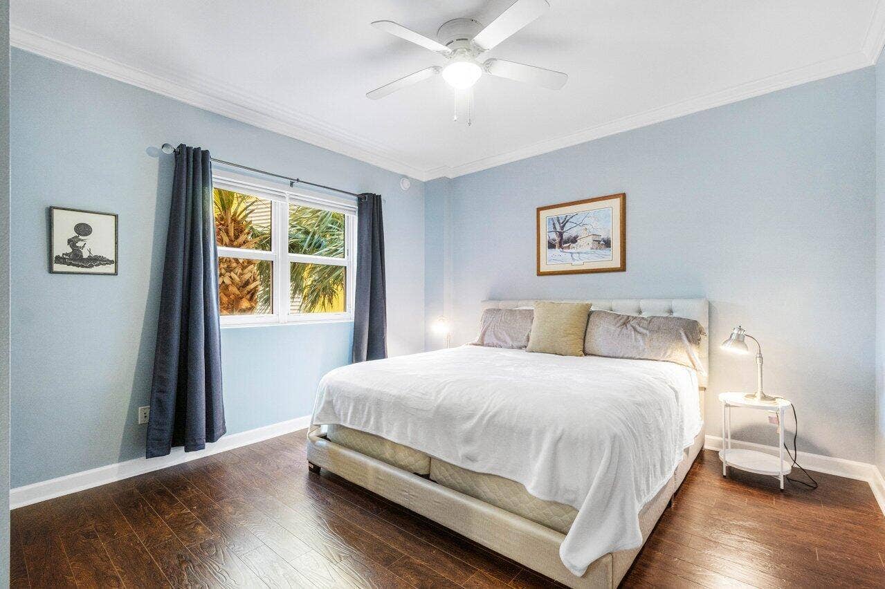 2650 Lake Shore Drive, #201, West Palm Beach, FL 33404 Guest Bedroom