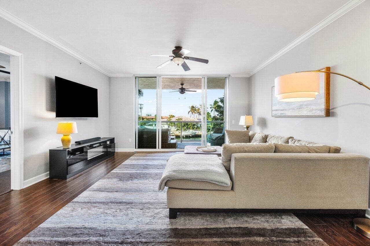2650 Lake Shore Drive, #201, West Palm Beach, FL 33404 Large Living Spaces