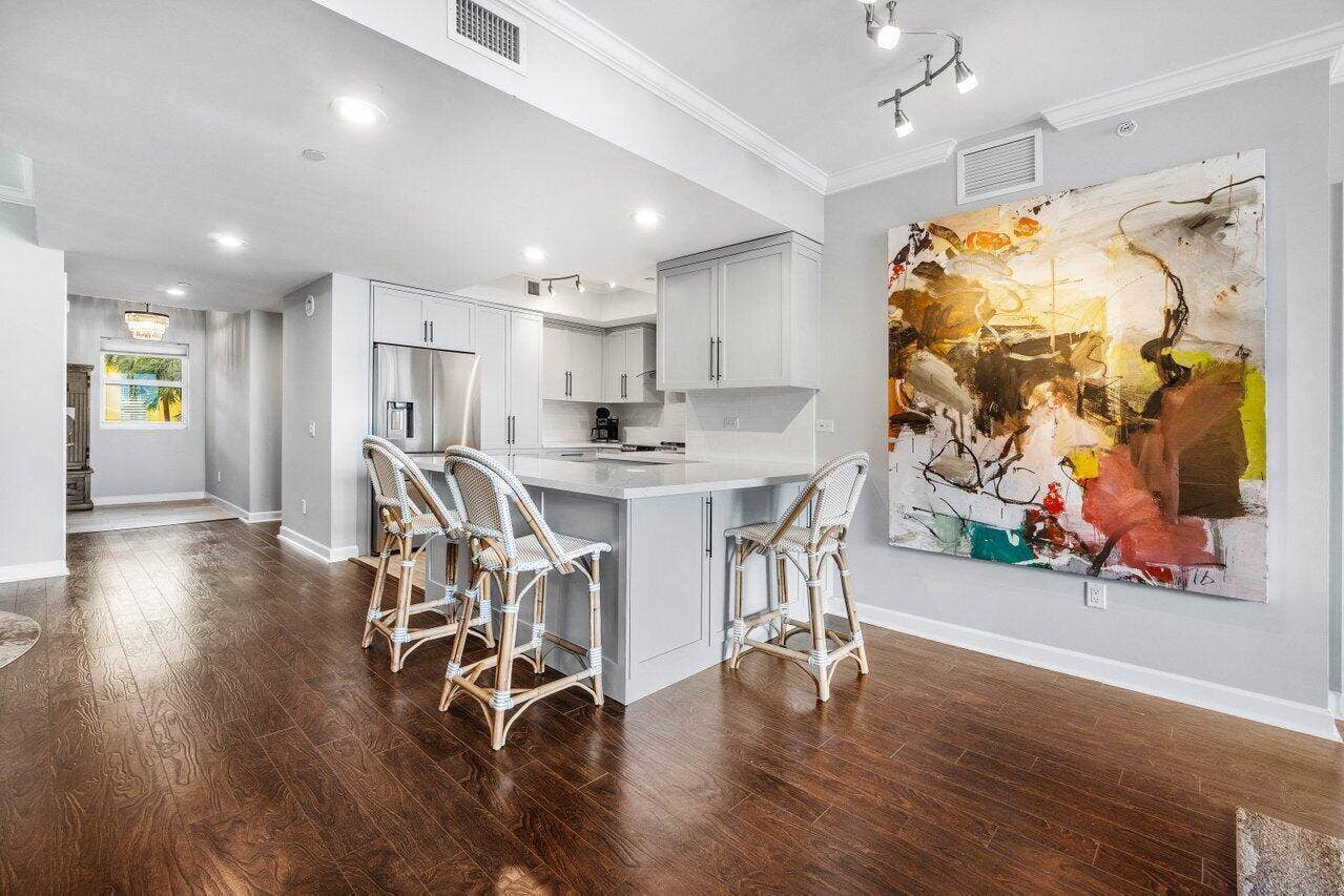 2650 Lake Shore Drive, #201, West Palm Beach, FL 33404 Expanded Custom Kitchen