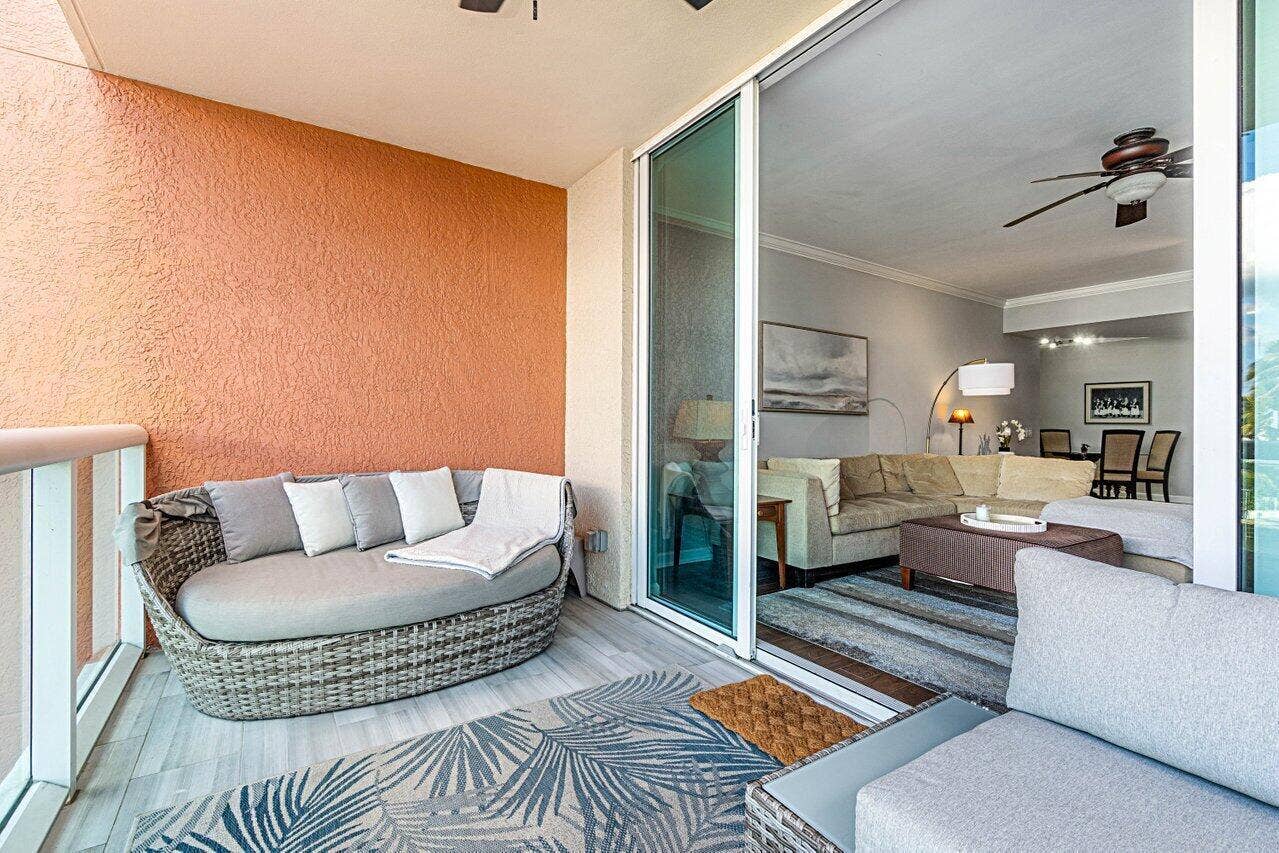 2650 Lake Shore Drive, #201, West Palm Beach, FL 33404 Covered Patio