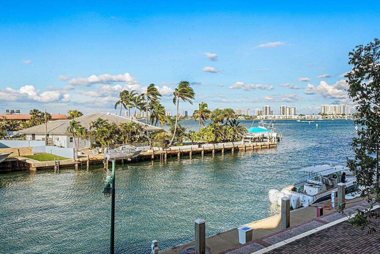 2650 Lake Shore Drive, #201, West Palm Beach, FL 33404 Just off the Intracoastal