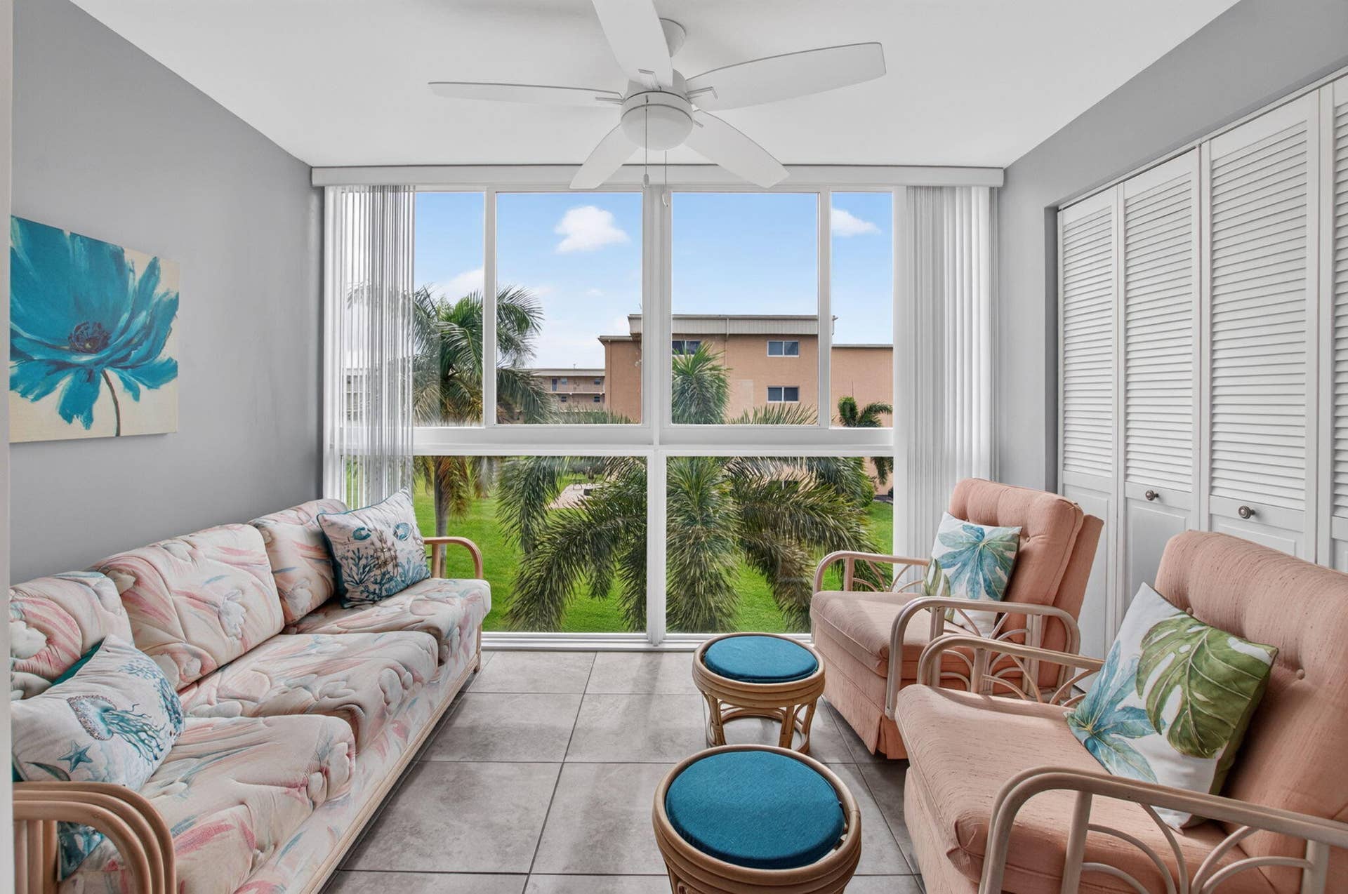 Florida/Sun Room w/garden view