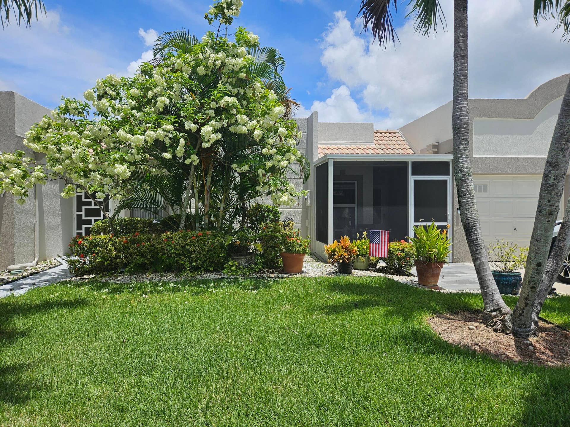 18999 STEWART Circle, #6, Boca Raton, Boca Raton, FL 33496 Lovely Landscaped Front