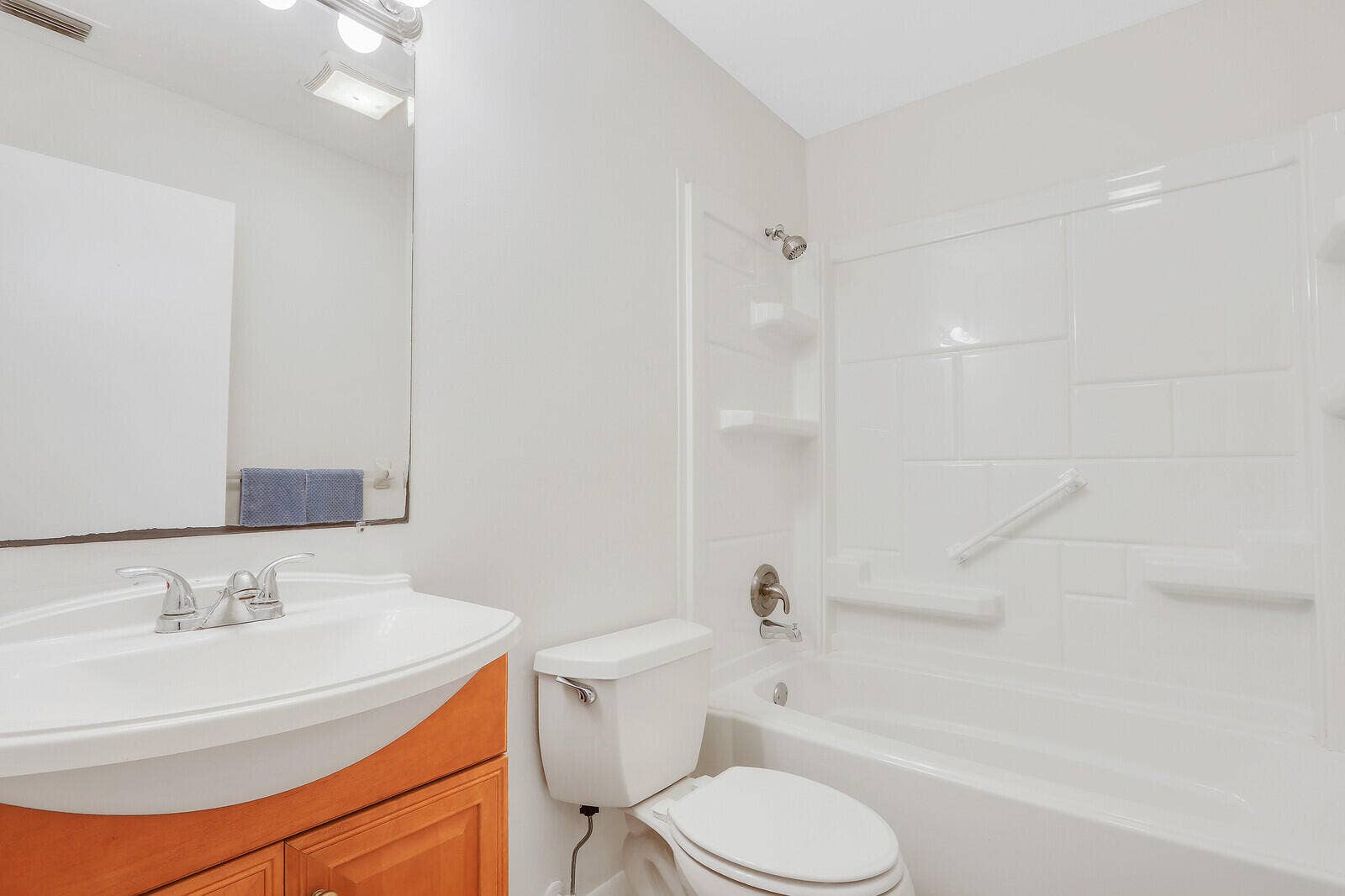 5806 SE Wilsie Drive, Stuart, FL 34997 03_IMG_7387_mls