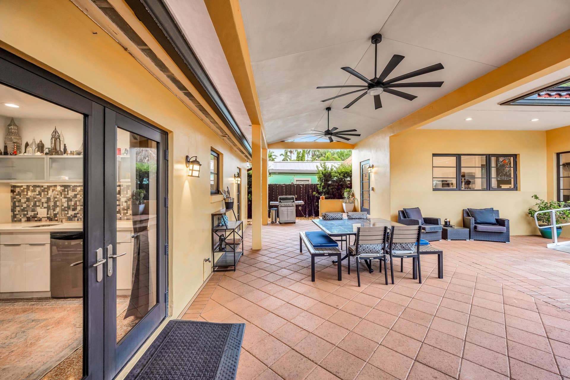729 NE 19TH Avenue, Fort Lauderdale, FL 33304 729 NE 19TH AVE-19