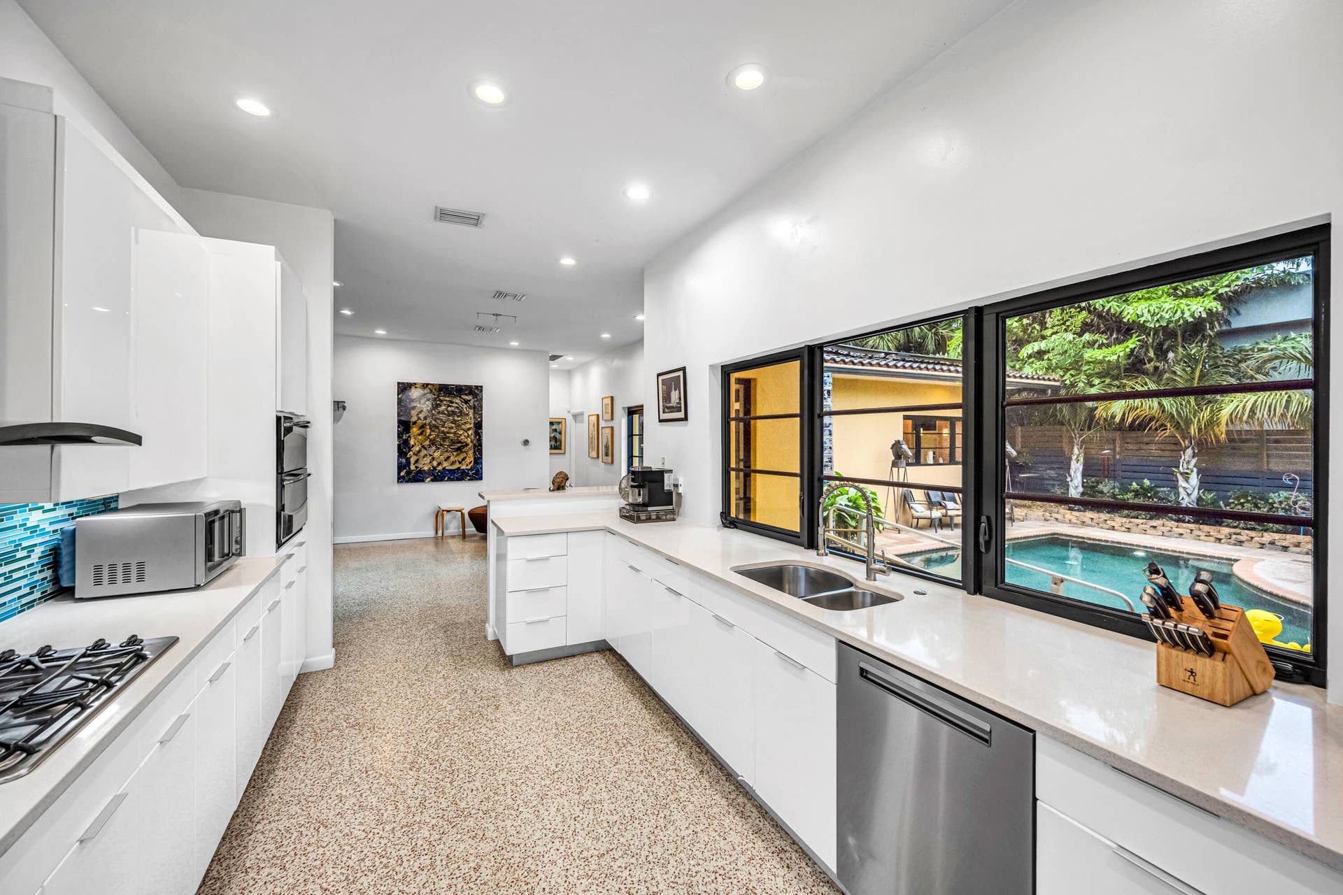 729 NE 19TH Avenue, Fort Lauderdale, FL 33304 729 NE 19TH AVE-34