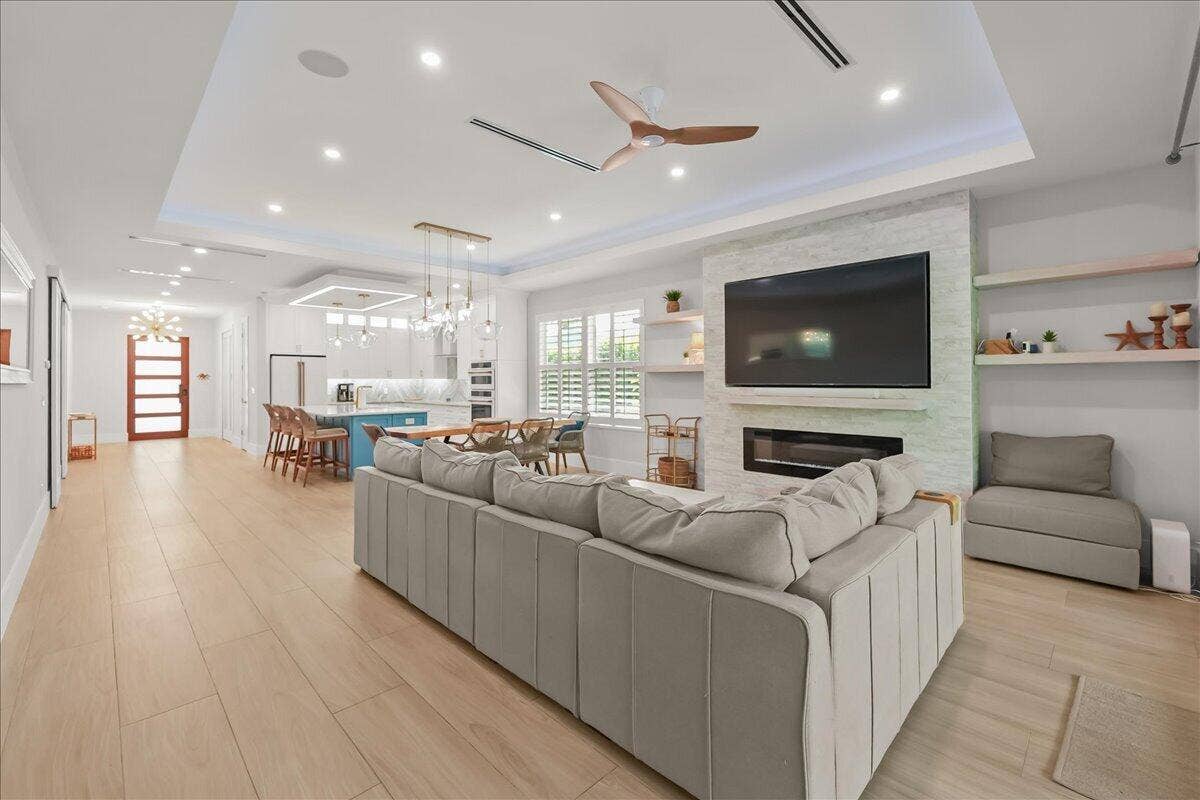 409 KENNEDY Street, Jupiter, FL 33458 36-DSC00079
