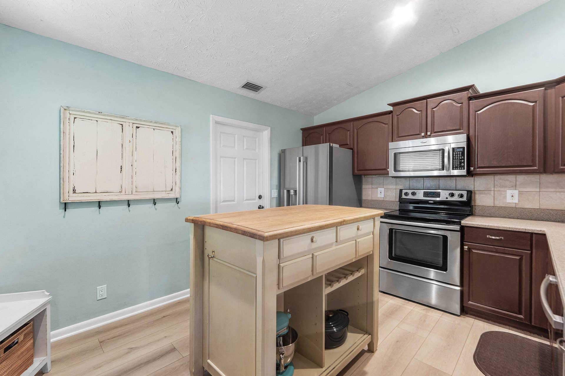 4141 SE Peppertree Street, Stuart, FL 34997 011-4141SoutheastPeppertreeStreet-Stuart