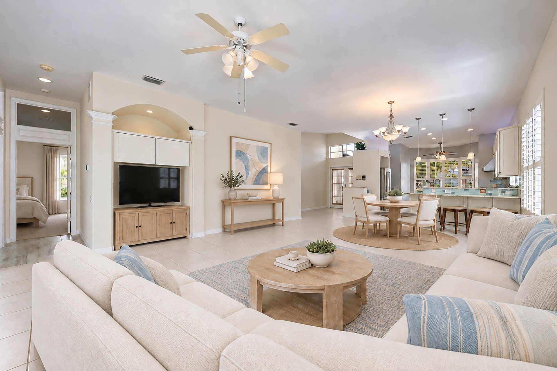 7954 SE Hempstead Circle, Hobe Sound, FL 33455 Living-3