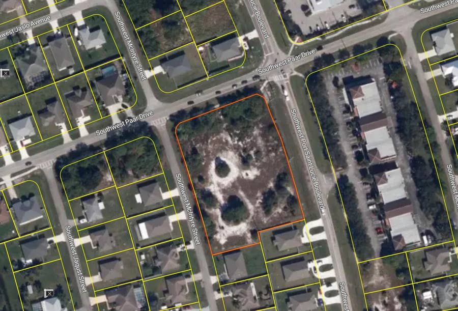 Property photo for 814 SW PAAR Drive, Port St Lucie, FL