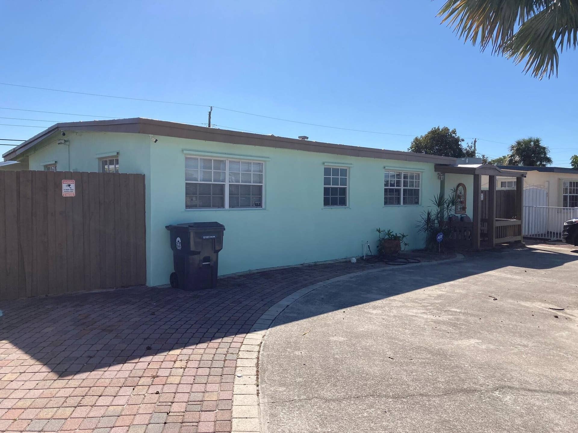 5690 Forest Hill Boulevard, West Palm Beach, West Palm Beach, FL 33415 house