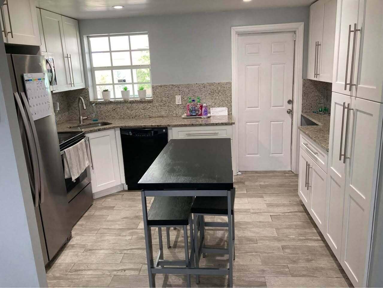 5690 Forest Hill Boulevard, West Palm Beach, West Palm Beach, FL 33415 557427835_2566711877001667_3476777964554
