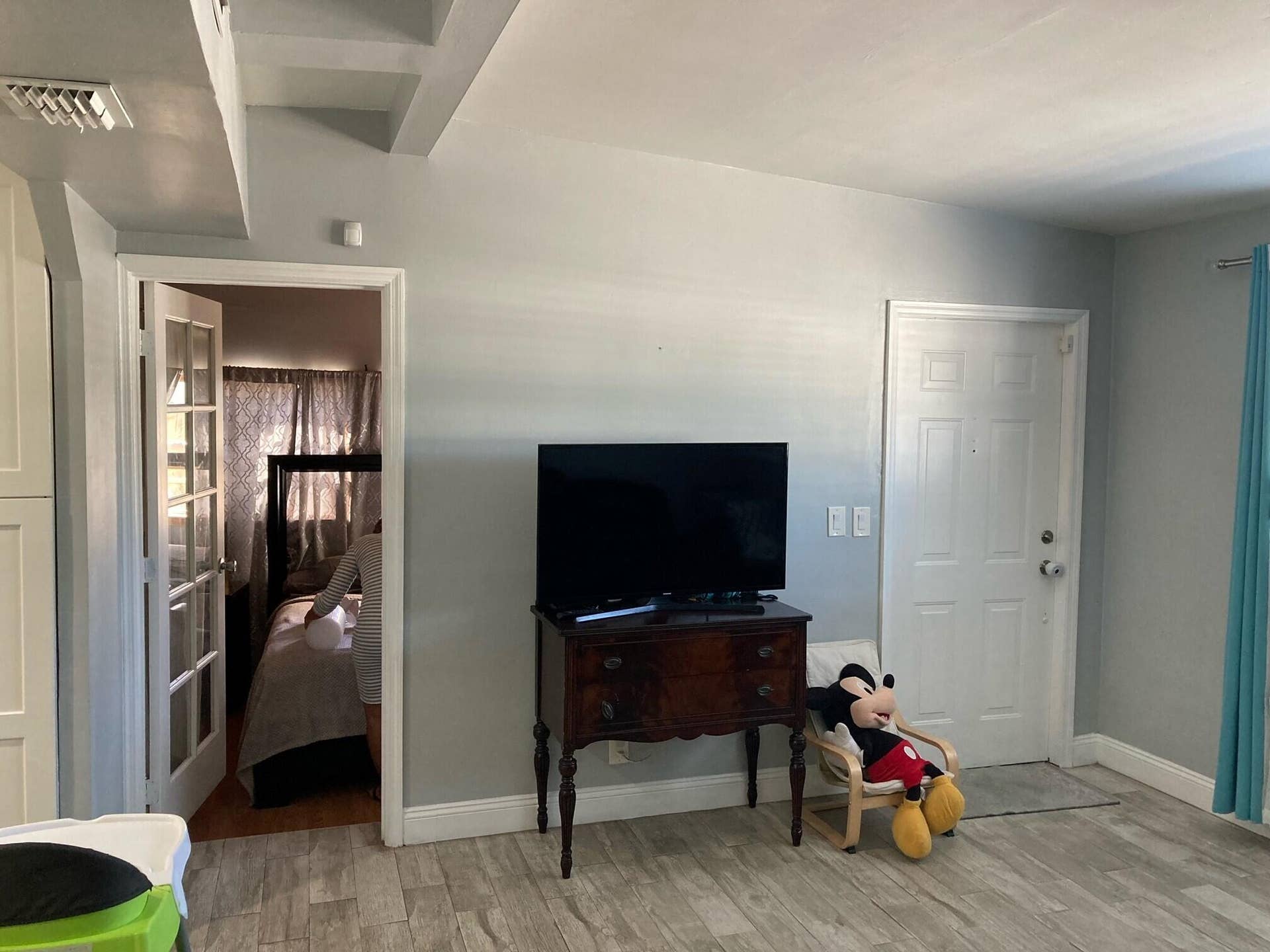 5690 Forest Hill Boulevard, West Palm Beach, West Palm Beach, FL 33415 living room