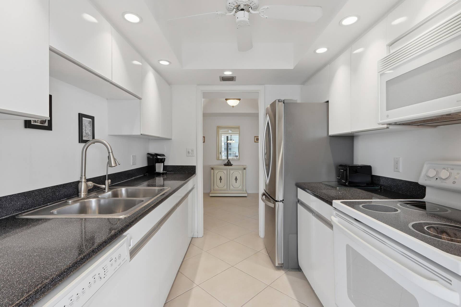5510 N OCEAN Drive, #6B, Singer Island, FL 33404 kitchen