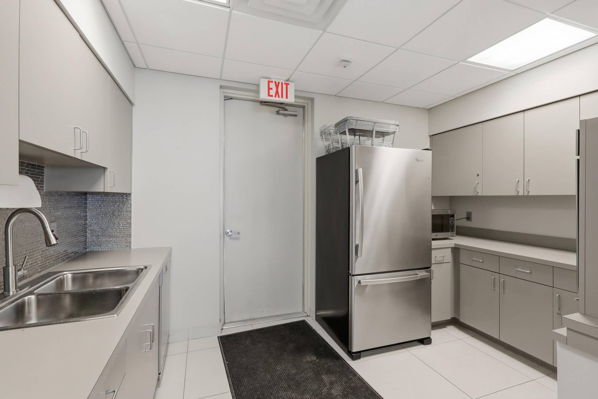 5510 N OCEAN Drive, #6B, Singer Island, FL 33404 club room kitchen