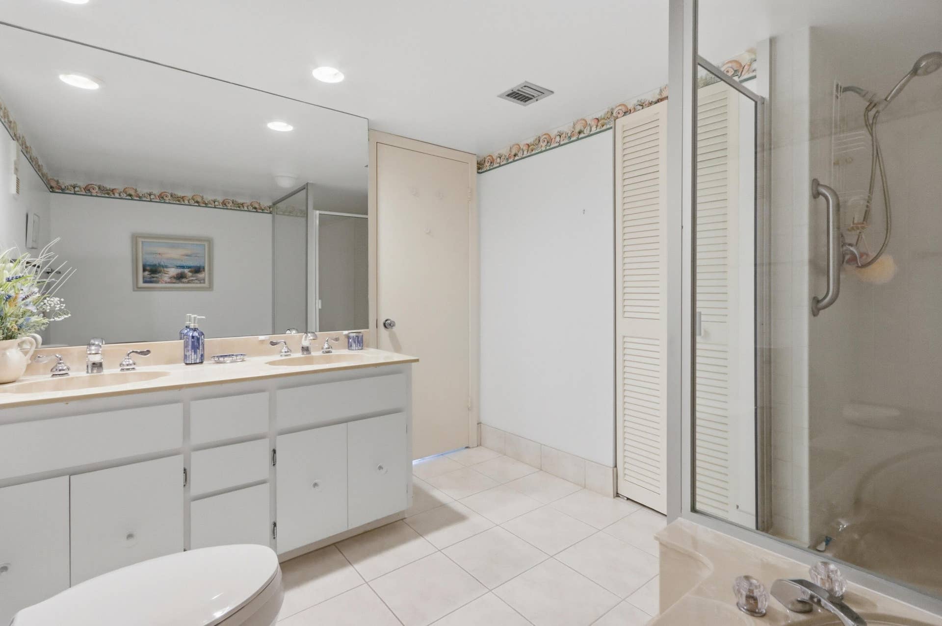 5510 N OCEAN Drive, #6B, Singer Island, FL 33404 Double sinks