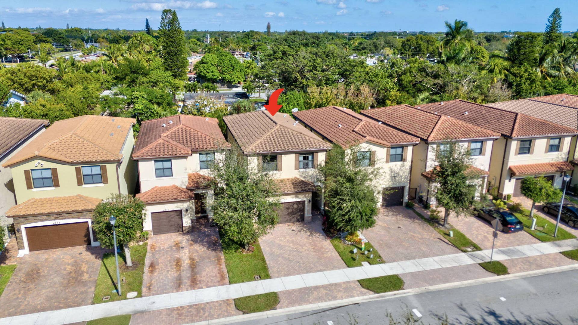 4729 NW 59th Street, Tamarac, FL 33319 45-web-or-mls-DJI_20241220110646_0410_D_
