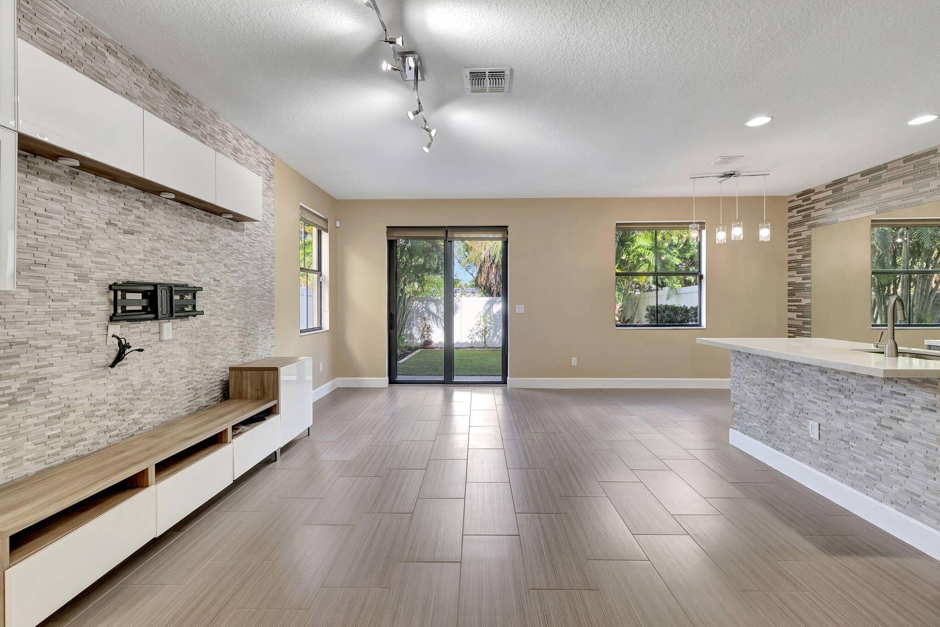 4729 NW 59th Street, Tamarac, FL 33319 8-web-or-mls-3W7A0466
