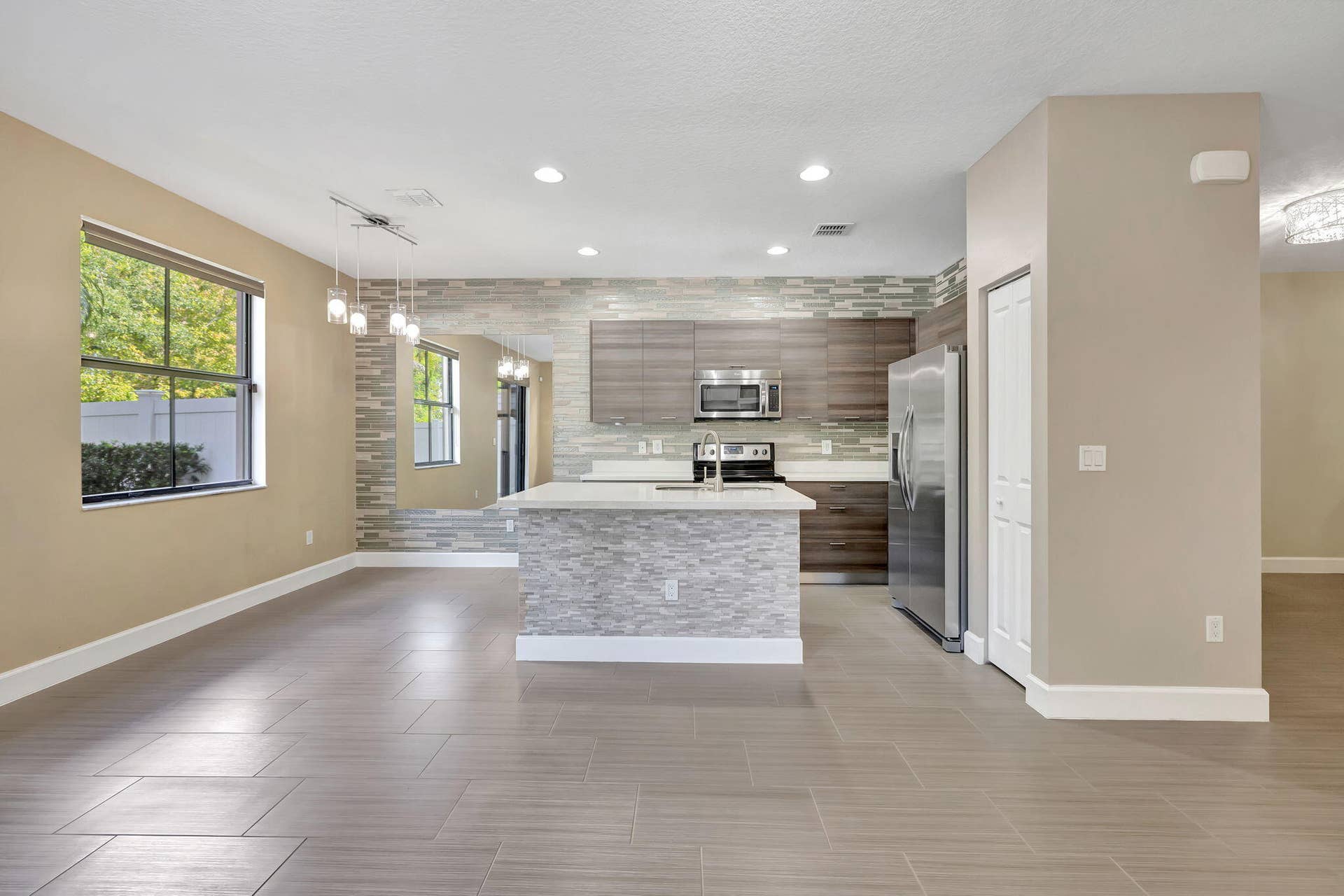 4729 NW 59th Street, Tamarac, FL 33319 11-web-or-mls-3W7A0481