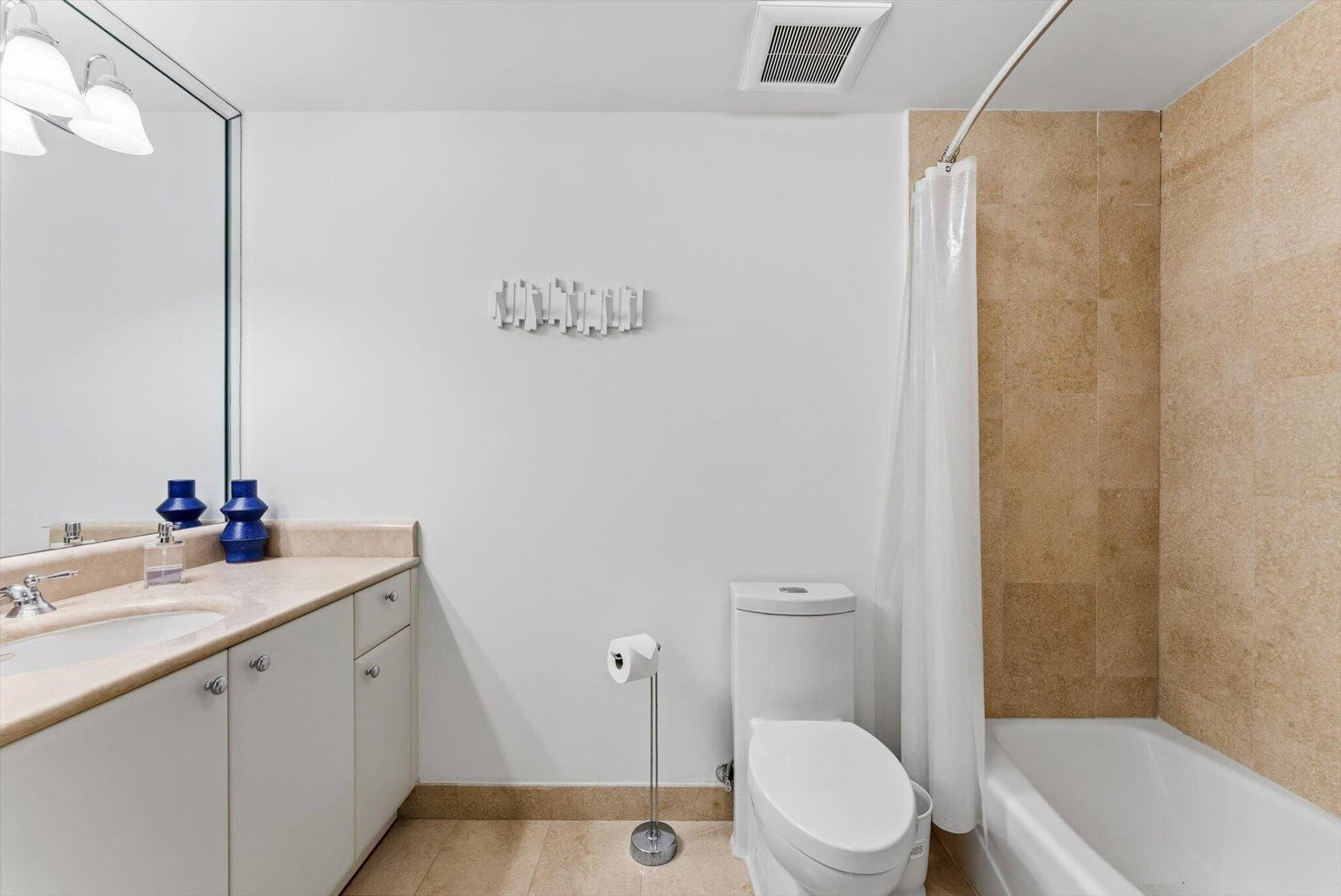 2100 N OCEAN Boulevard, #6C, Fort Lauderdale, FL 33305 26-26