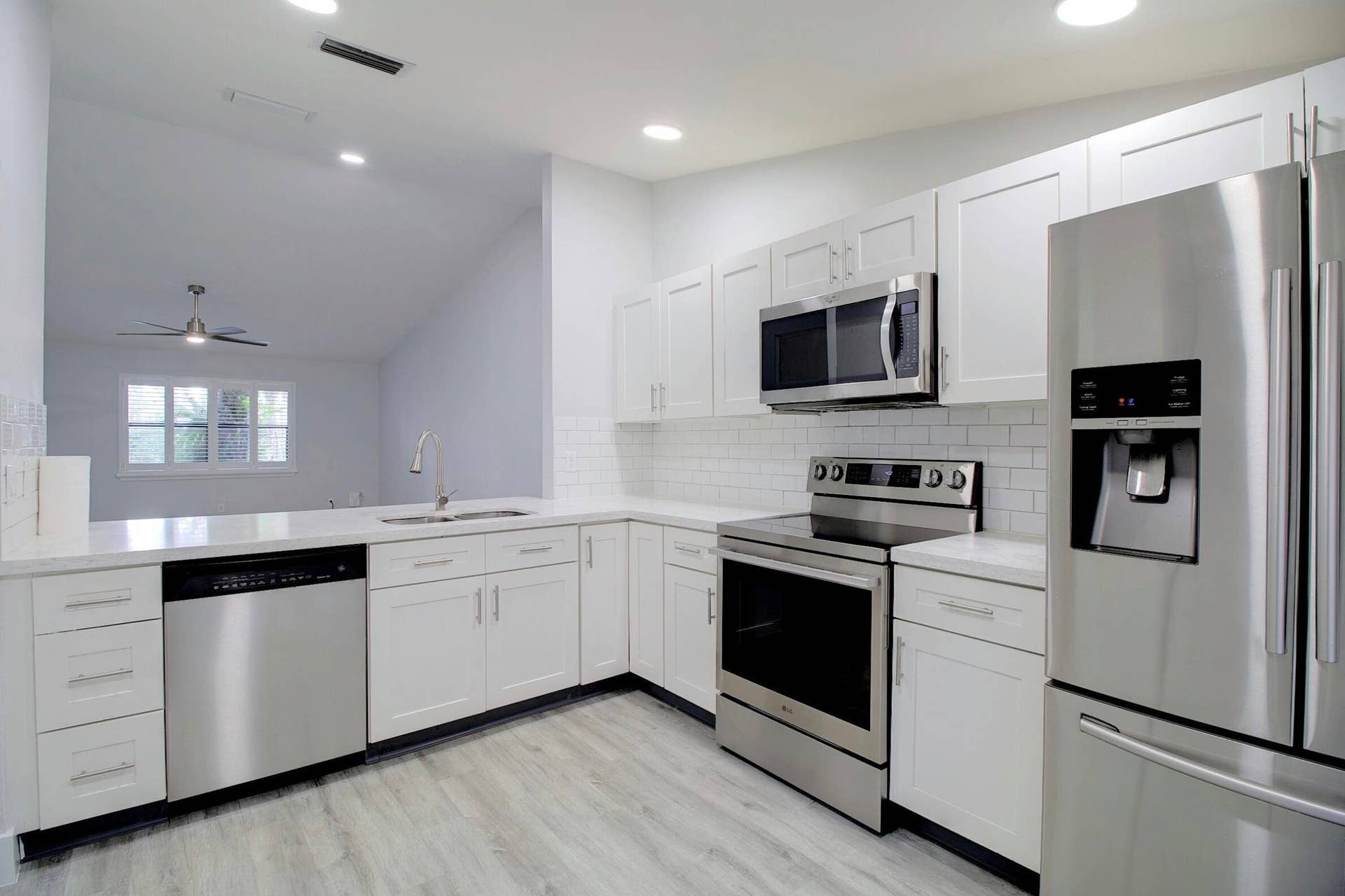 443 Midsummer Court, Royal Palm Beach, FL 33411 kitchen