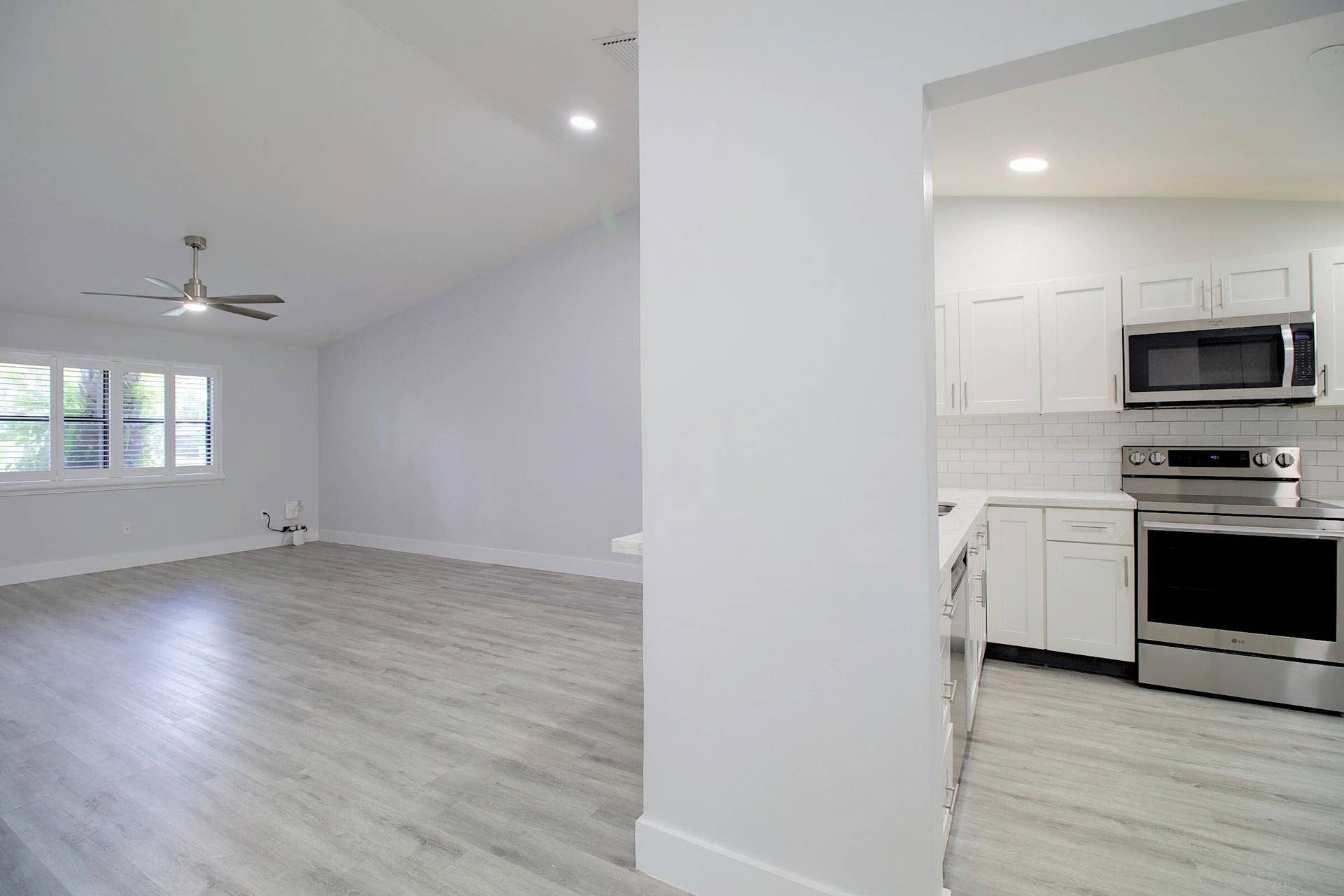 443 Midsummer Court, Royal Palm Beach, FL 33411 Kitchen-living