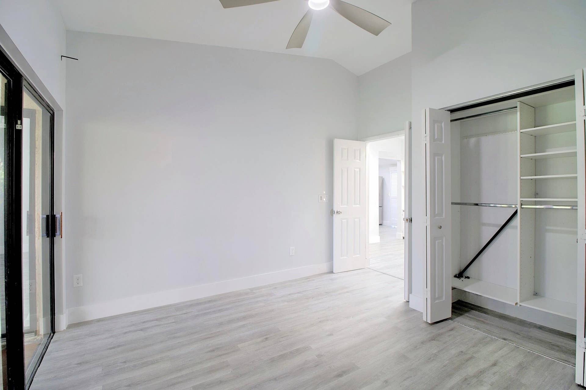 443 Midsummer Court, Royal Palm Beach, FL 33411 guest room