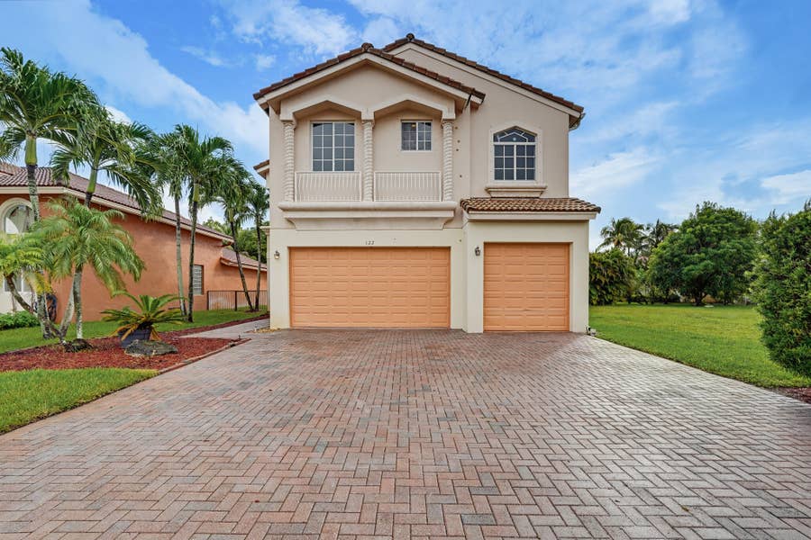 Property photo for 122 SARONA Circle, Royal Palm Beach, FL