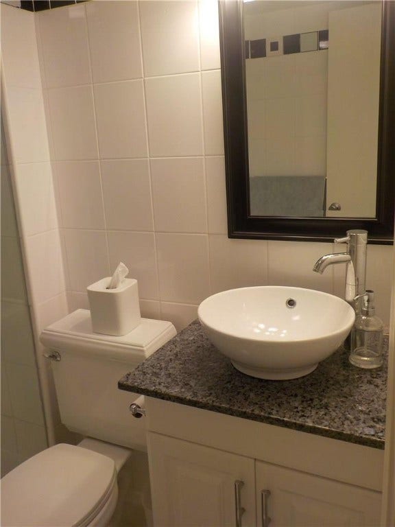 110 Royal Park Drive, #2B, Oakland Park, FL 33309