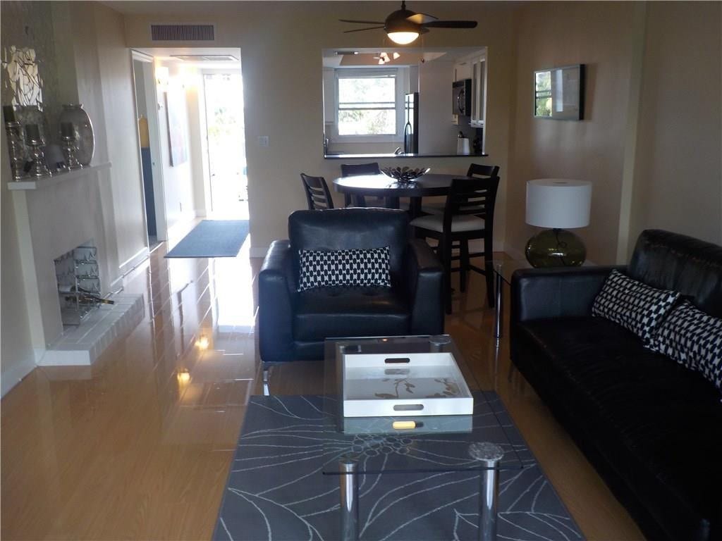 110 Royal Park Drive, #2B, Oakland Park, FL 33309