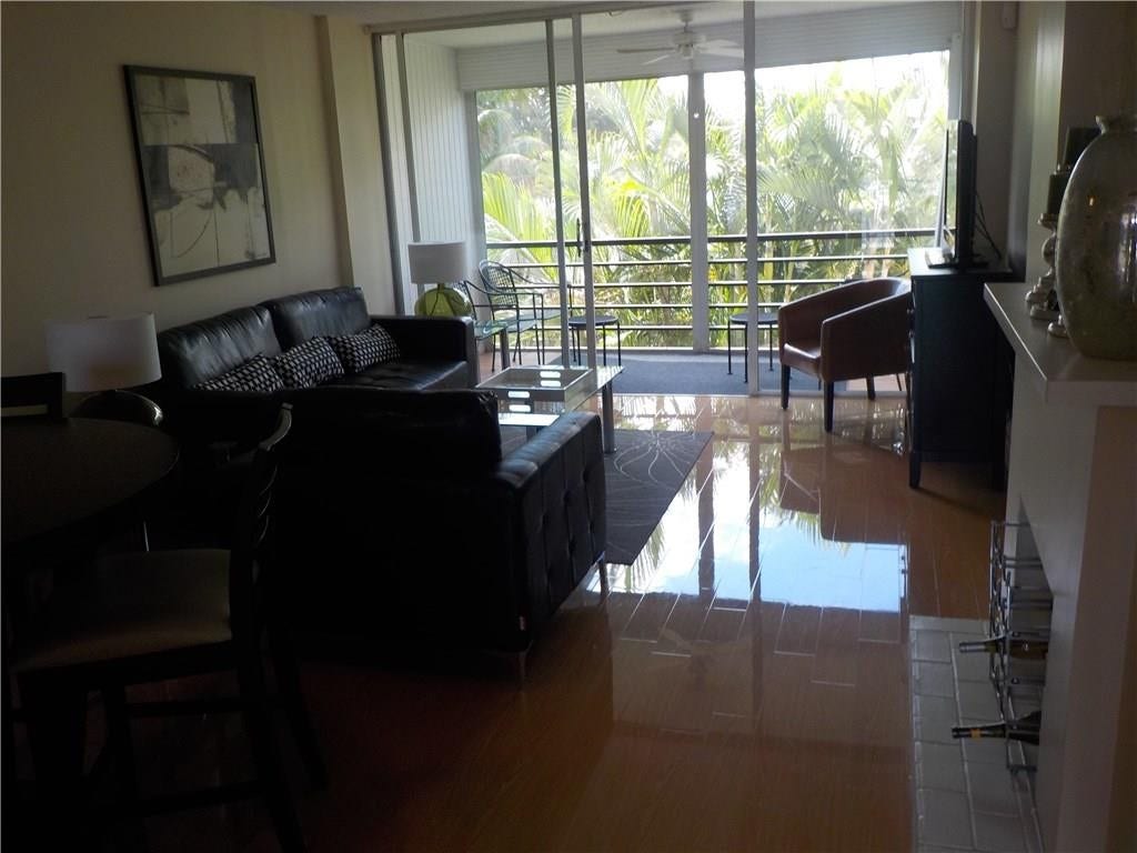 110 Royal Park Drive, #2B, Oakland Park, FL 33309