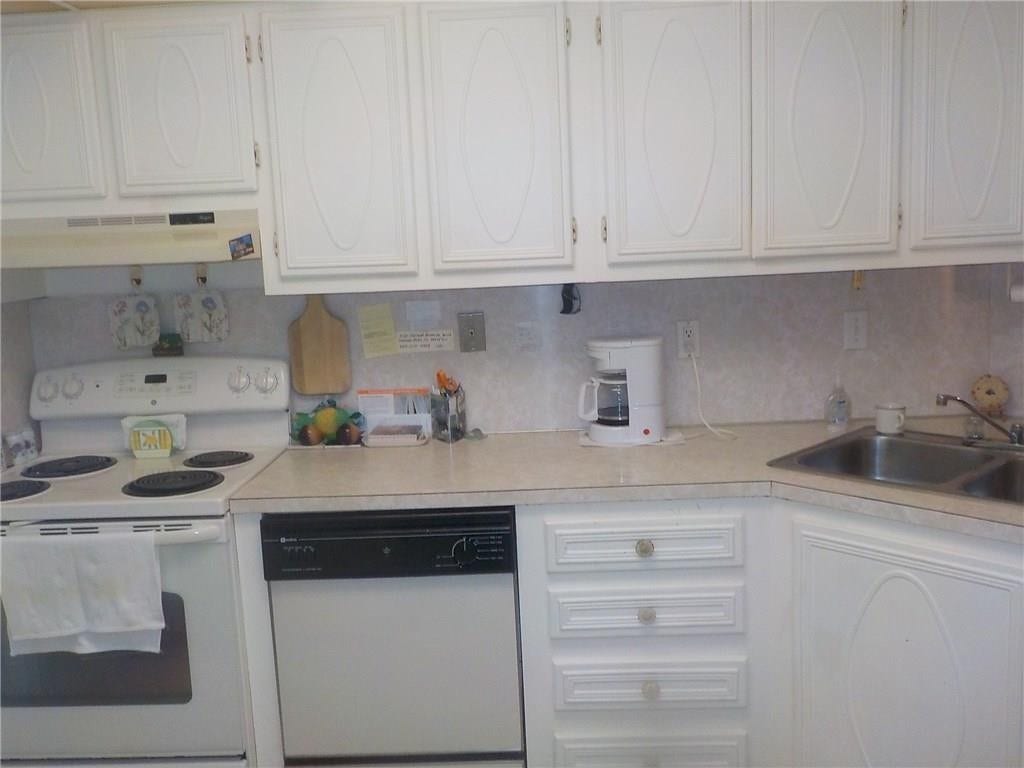 3125 Oakland Shores Drive, #B204, Oakland Park, FL 33309