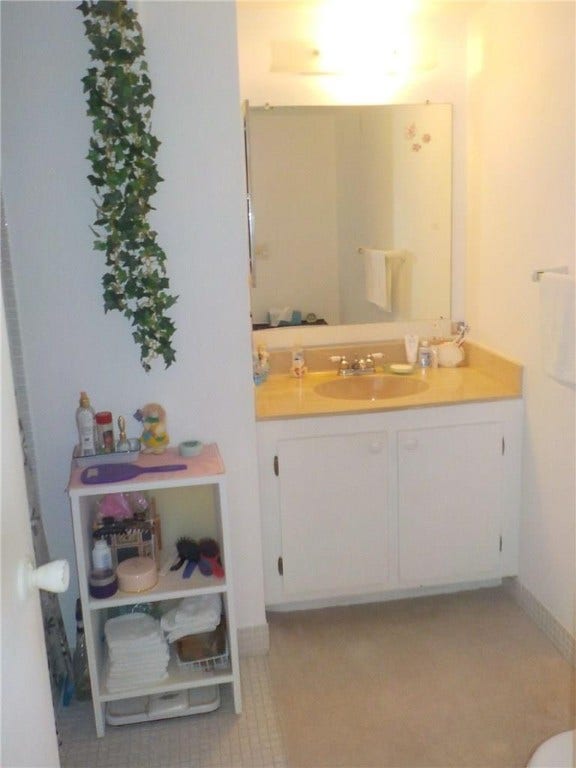 3125 Oakland Shores Drive, #B204, Oakland Park, FL 33309
