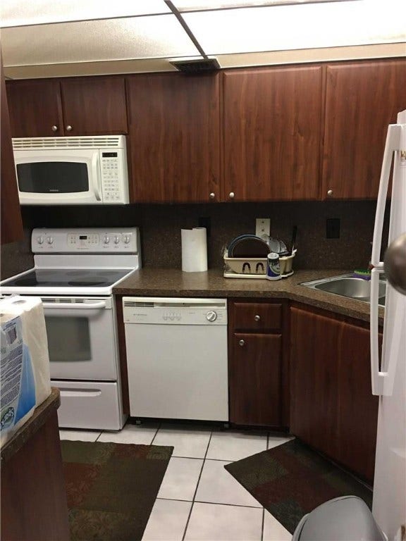 3105 Oakland Shores Drive, #J-101, Oakland Park, FL 33309