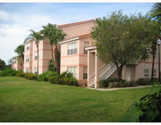 3390 Pinewalk Drive, #1025, Margate, FL 33063 3390 Pinewalk Drive, #1025, Margate, FL 33063