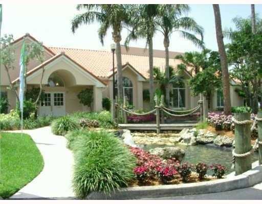 3390 Pinewalk Drive, #1025, Margate, FL 33063 3390 Pinewalk Drive, #1025, Margate, FL 33063