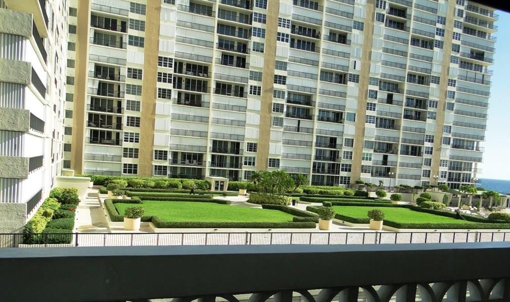 4250 Galt Ocean Drive, #4E, Fort Lauderdale, FL 33308