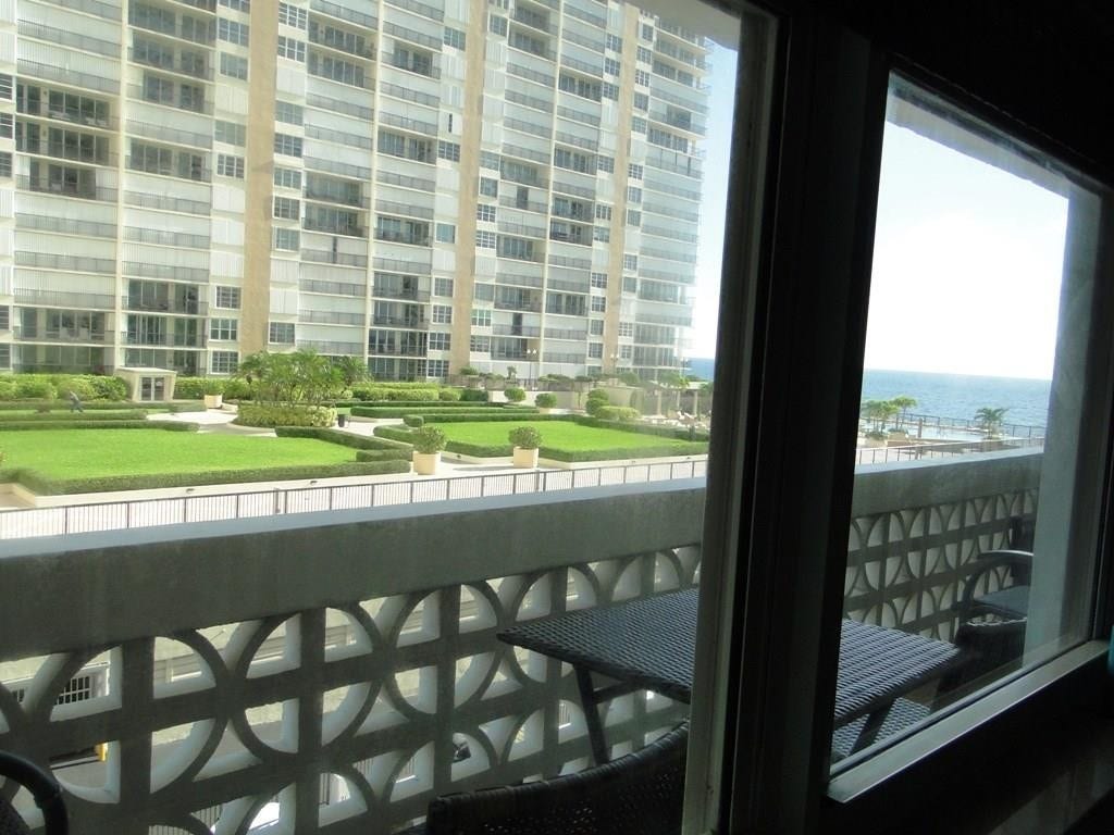 4250 Galt Ocean Drive, #4E, Fort Lauderdale, FL 33308