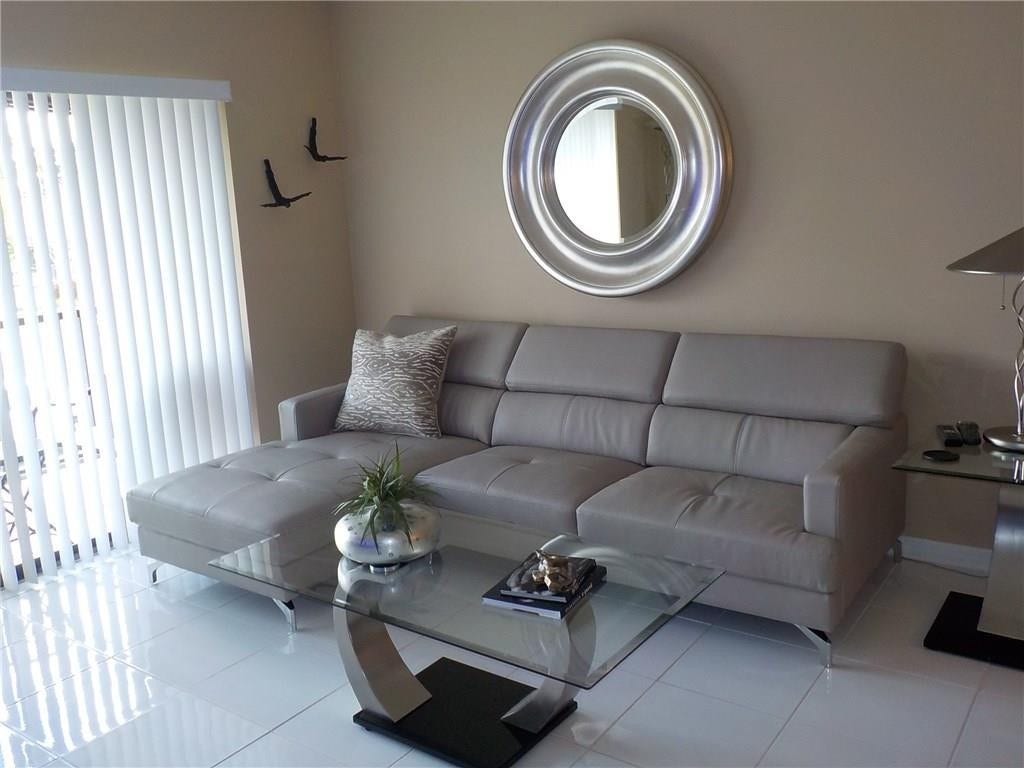 3105 Oakland Shores Drive, #J-203, Oakland Park, FL 33309