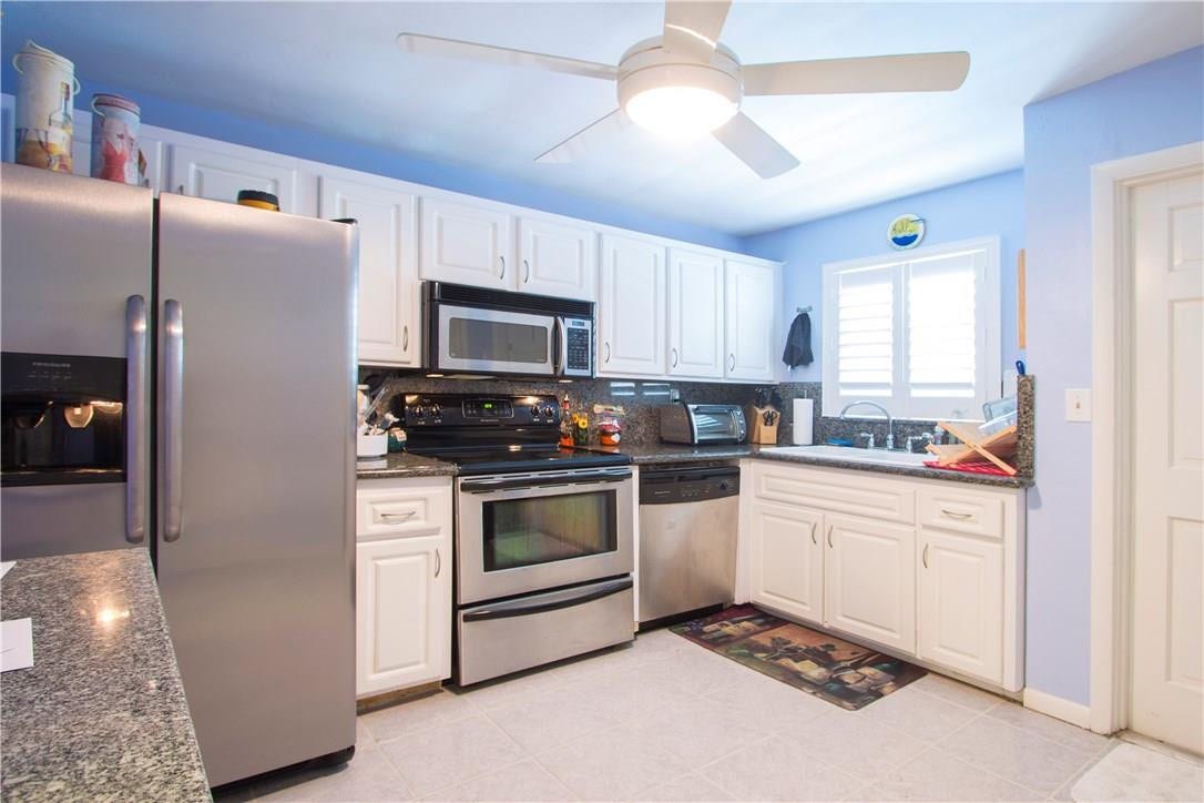 1450 N Riverside Drive, #201, Pompano Beach, FL 33062 STAINLESS STEEL APPLICANCES AND GRANITE COUNTERTOPS