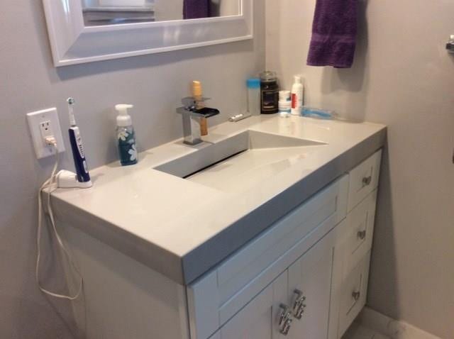 1450 N Riverside Drive, #201, Pompano Beach, FL 33062 MASTER BATHROOM SINK