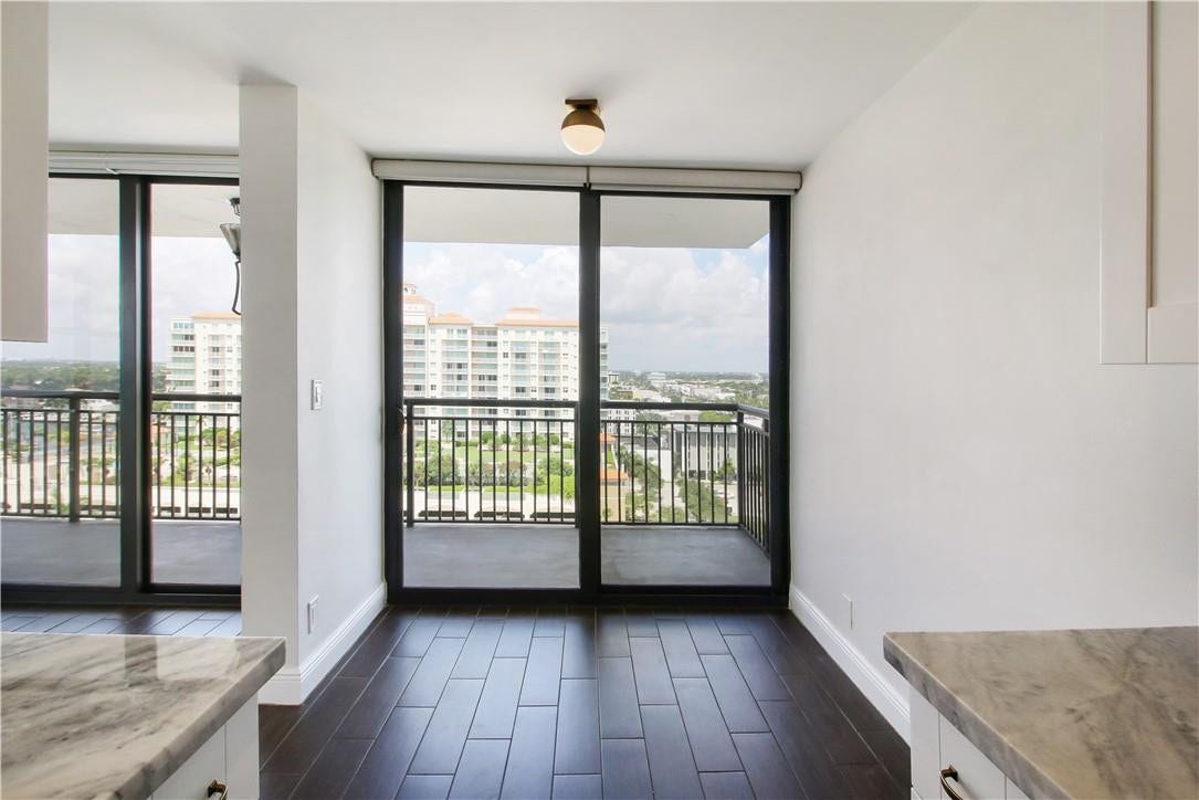 3031 N Ocean Boulevard, #1502, Fort Lauderdale, FL 33308 Larger sliding door in the dining area