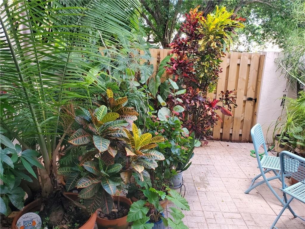 2700 S Oakland Forest Drive, #406, Oakland Park, FL 33309 2700 S Oakland Forest Drive, #406, Oakland Park, FL 33309