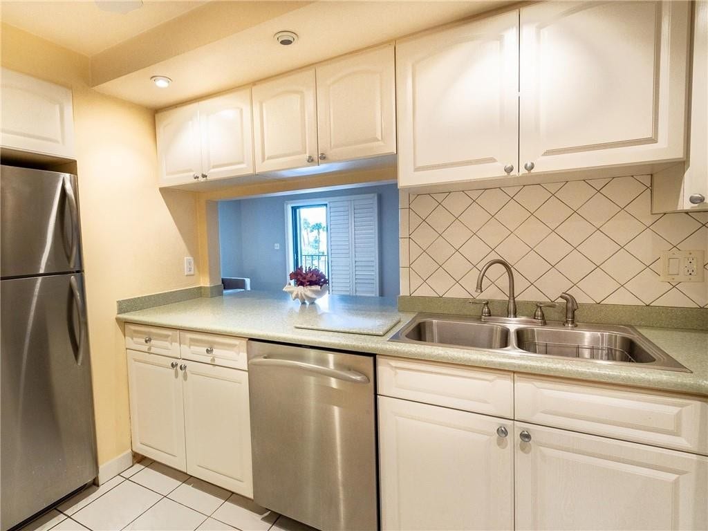 4013 N Ocean Drive, #212, Lauderdale By The Sea, FL 33308