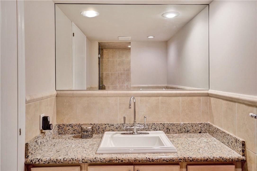 3400 Galt Ocean Drive, #1509 S, Fort Lauderdale, FL 33308 The second bathroom.