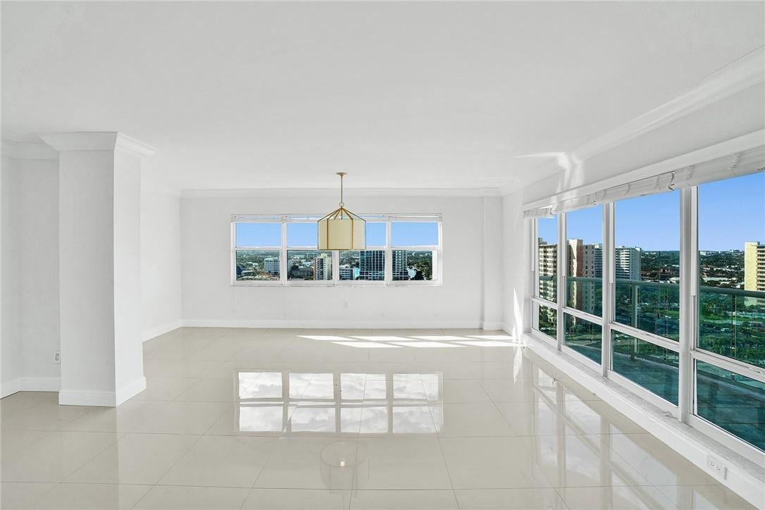 3400 Galt Ocean Drive, #1509 S, Fort Lauderdale, FL 33308 Neutral porcelain tile runs thru out the main living areas. The apartment also features crown molding, non popcorn ceilings and lots of light.