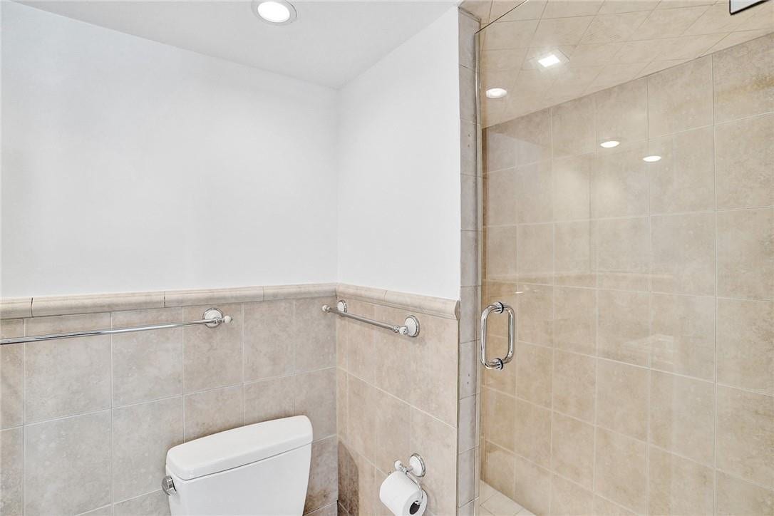 3400 Galt Ocean Drive, #1509 S, Fort Lauderdale, FL 33308 Second bathroom.