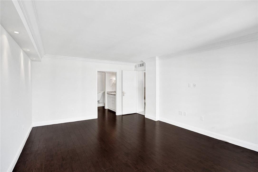 3400 Galt Ocean Drive, #1509 S, Fort Lauderdale, FL 33308 The doorway to the right leads out to the rest of the apartment, and the other entrance leads into the master bathroom and closet area.